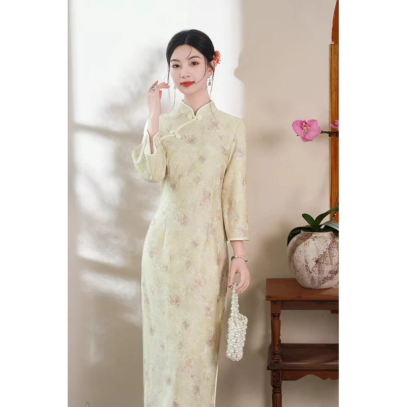 1597 浅黄色 圆扣 倒大袖 【幻蝶】 春秋款 旗袍