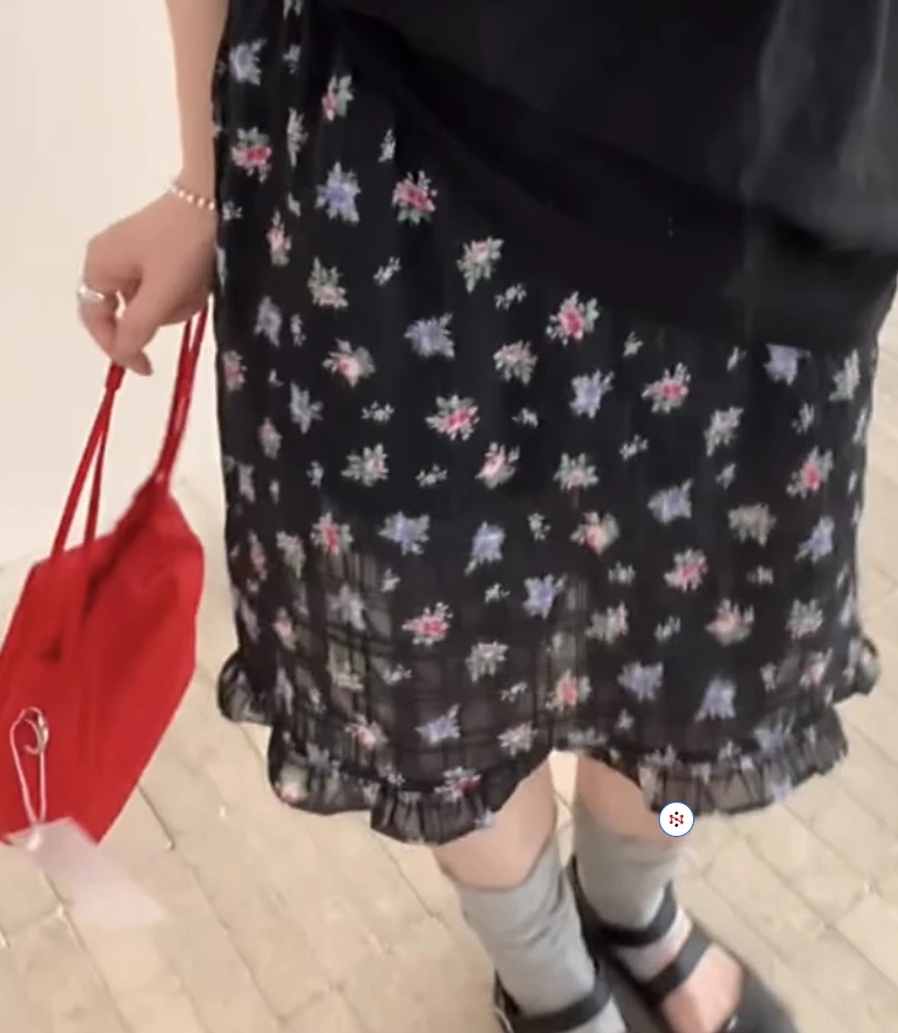 大码韩系暗纹雪纺碎花半身裙胖m百搭松紧腰减龄显瘦木耳边A字中裙