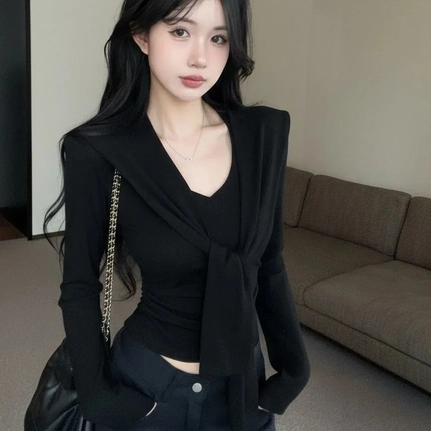 2025冬季新款辣妹纯欲V领长袖修身设计收腰气质正肩上衣女