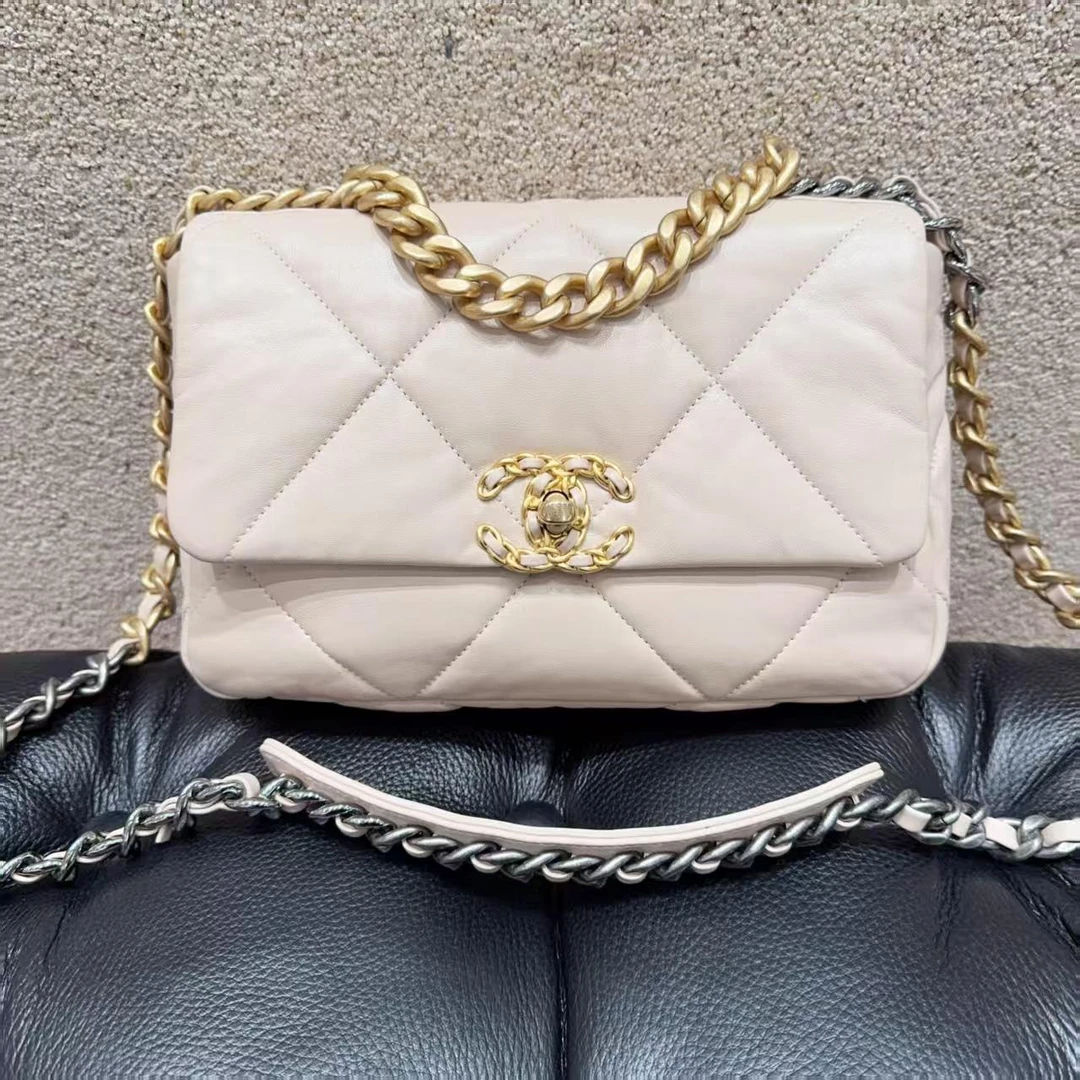 99新 Chanel/香奈儿 Chanel 19Bag奶茶色菱格纹 小号金扣链条