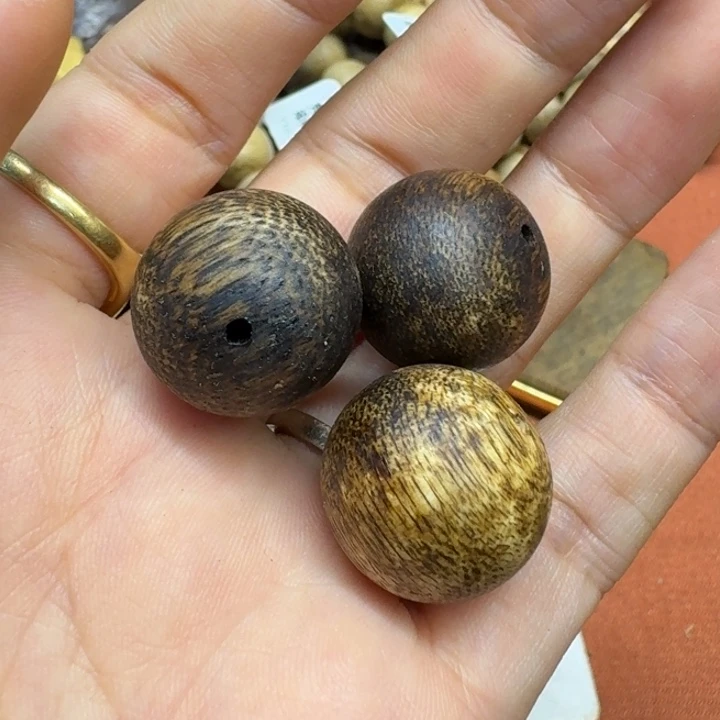 大叶紫檀（黑酸枝木类）