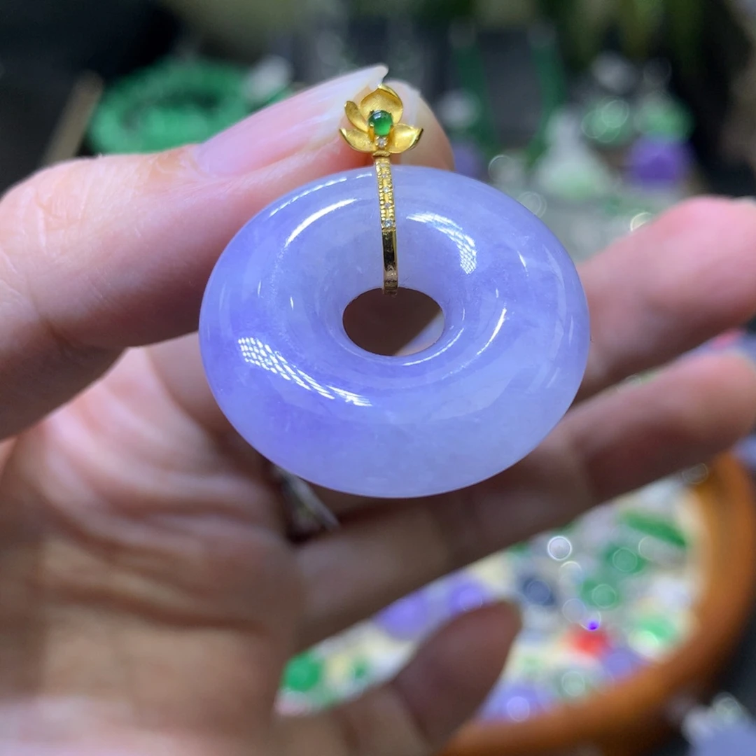 颈饰18K金镶嵌翡翠