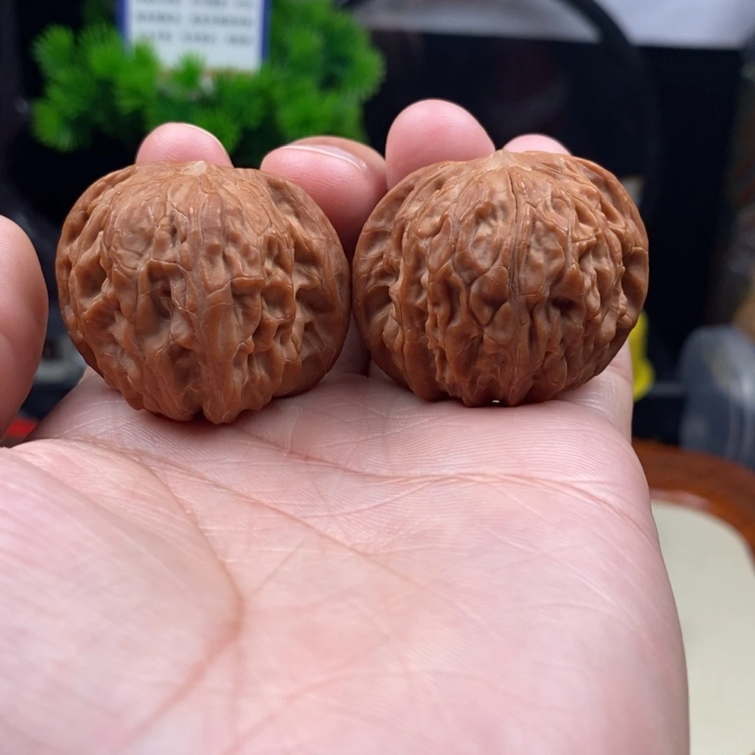 文玩核桃把件山地红皮磨盘39