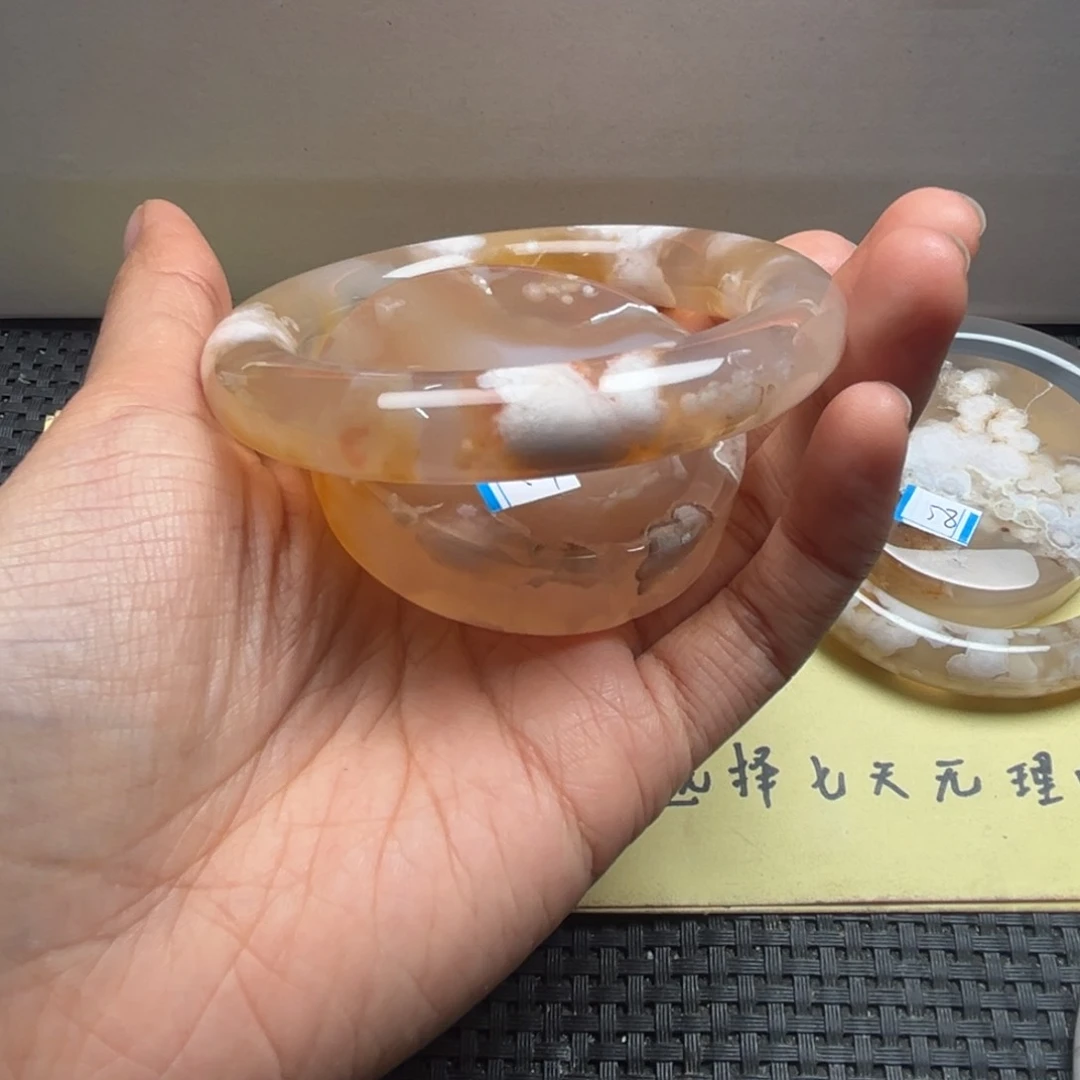 玛瑙/玉髓颈饰未镶嵌哈****?