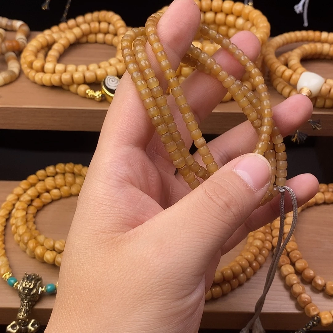 无***尘吊坠龙脊菩提玉化