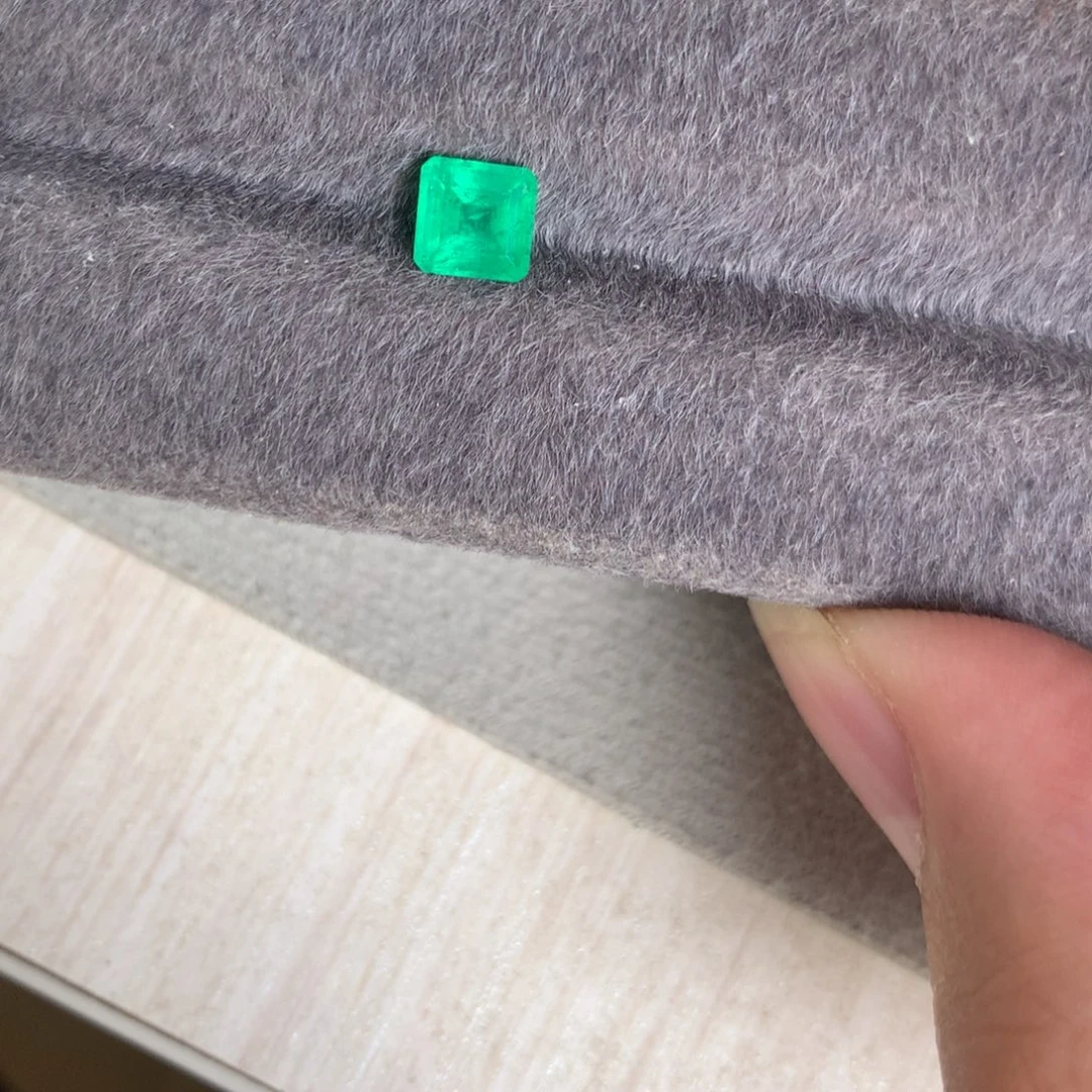 祖母绿裸石76分 哥伦比亚 木佐