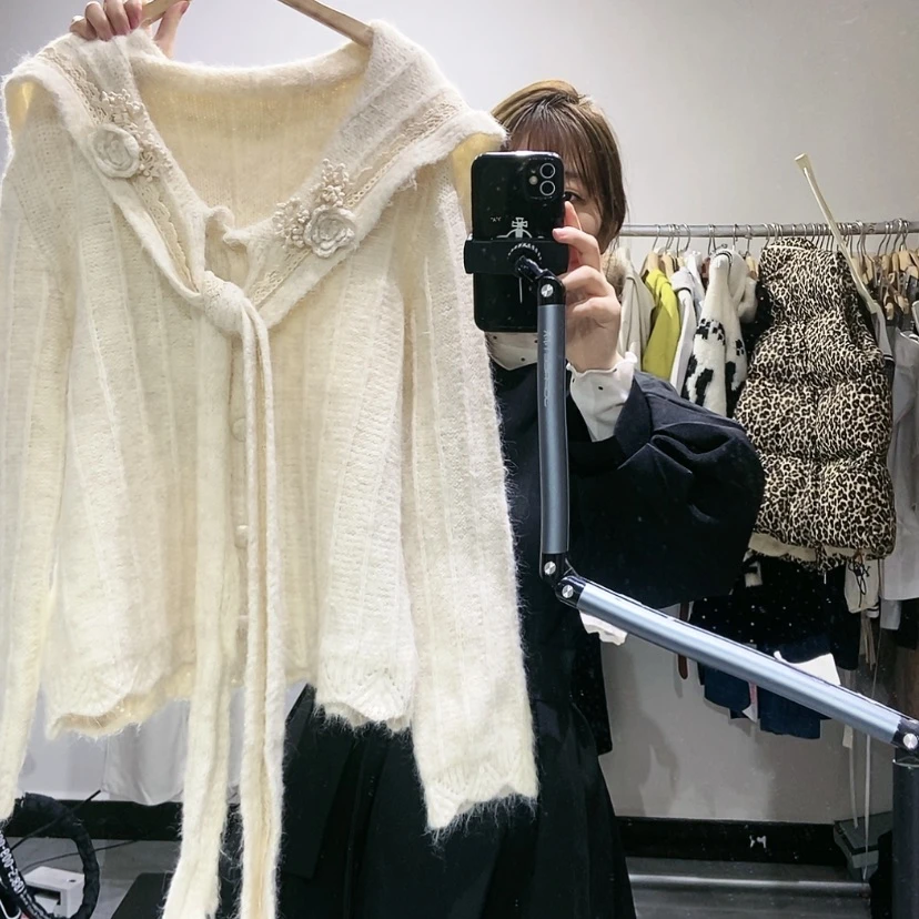 【闪购商品】花朵毛衣