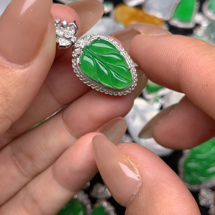 翡翠18K金镶嵌吊坠(不含链)