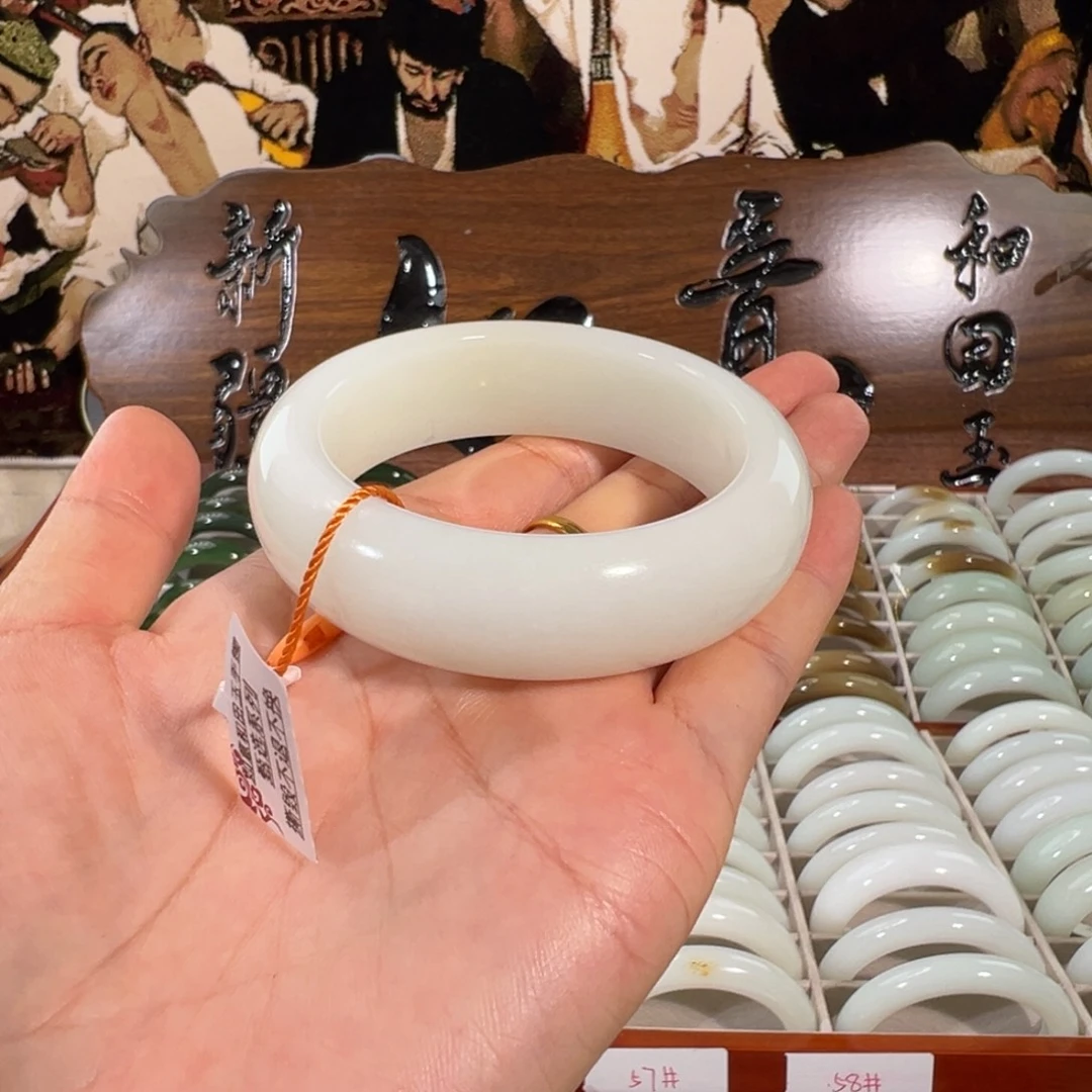 和田玉（白玉）未镶嵌手镯