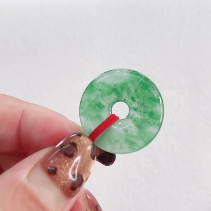 石英质玉未镶嵌颈饰