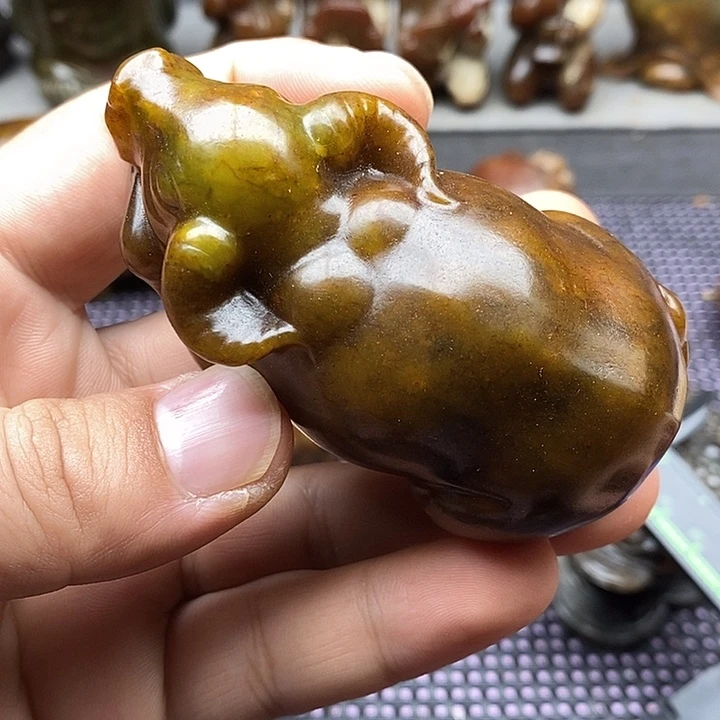 未镶嵌蛇纹石玉颈饰