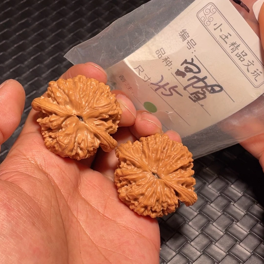 文玩核桃吊坠文玩