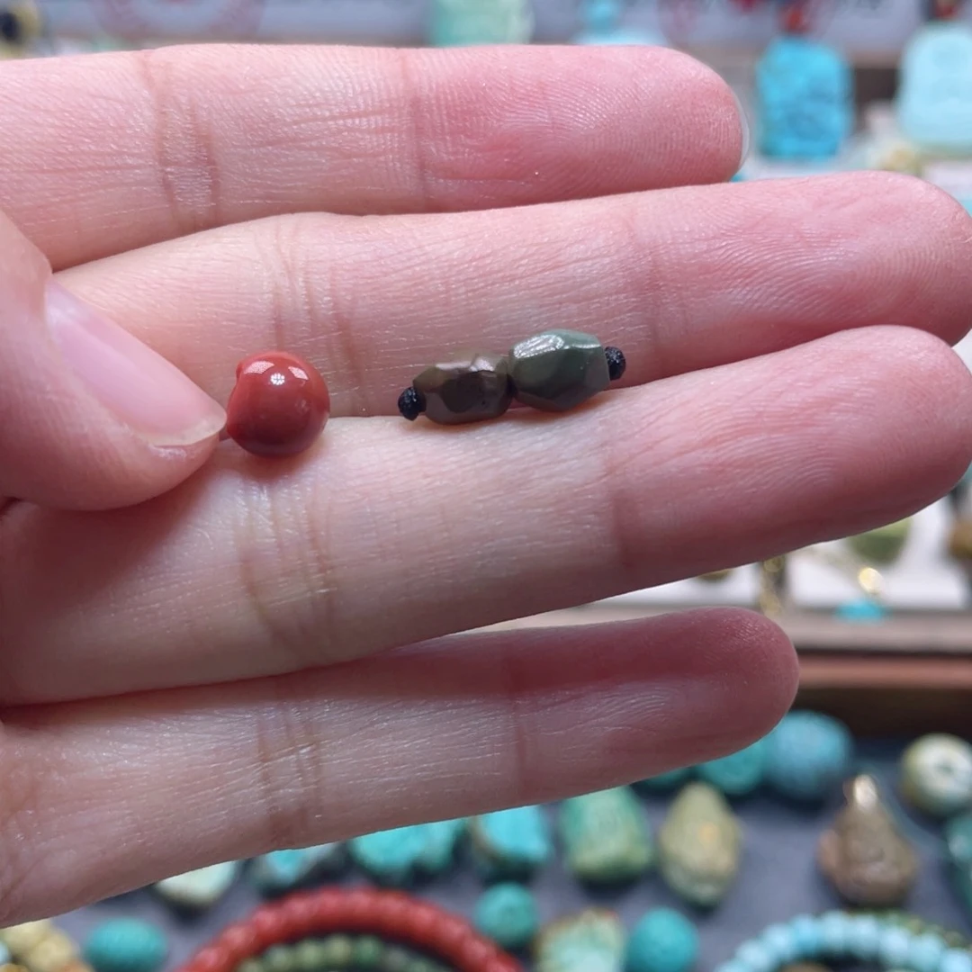 南红玛瑙配饰未镶嵌