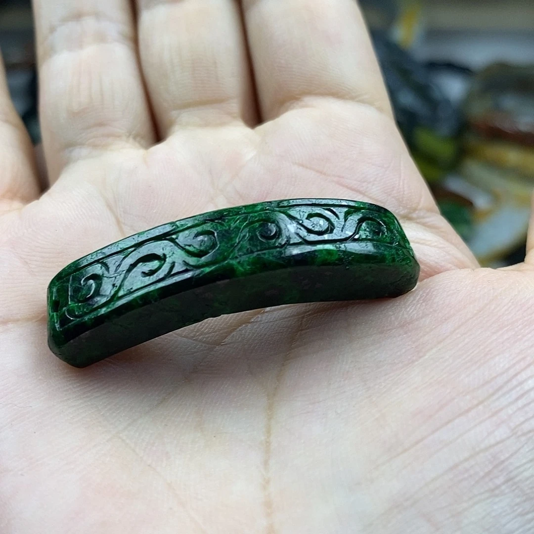 翡翠未镶嵌颈饰古*手牌