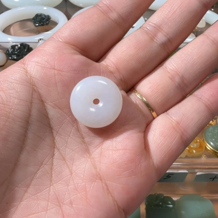 和田玉未镶嵌颈饰平安扣新疆和田