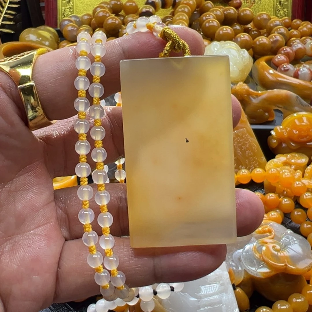 石英质玉未镶嵌颈饰