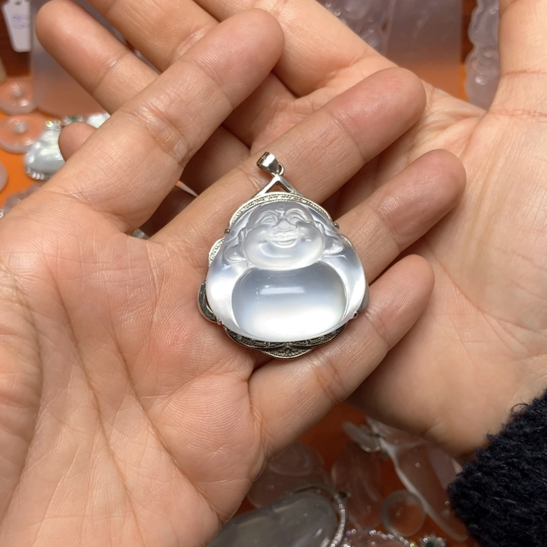 颈饰未镶嵌石英质玉霖*霏