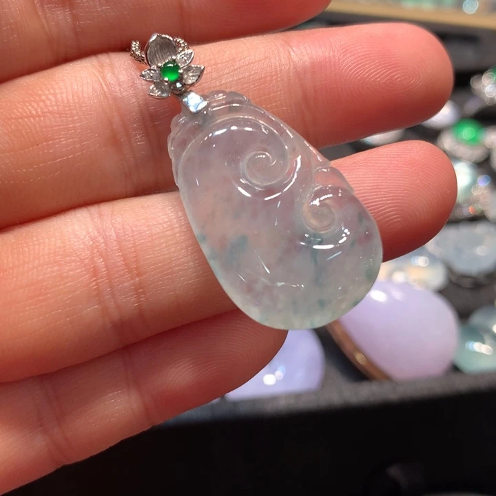 【闪购商品】颈饰18K金镶嵌翡翠翡翠