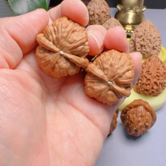 福利金钱豹文玩核桃