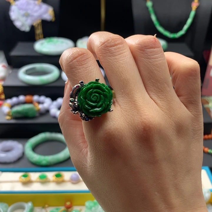 翡翠戒指未镶嵌翡翠花戒指