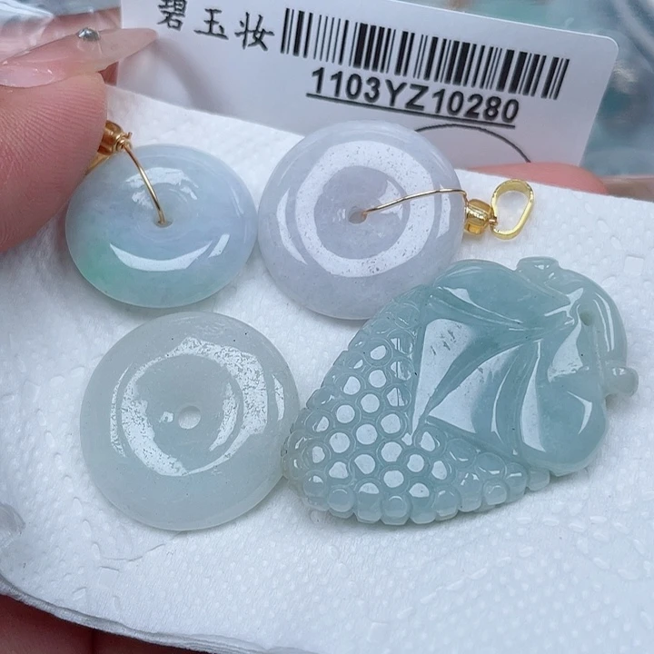 吊坠(不含链)未镶嵌翡翠