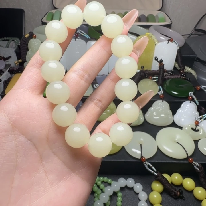 新疆老料蜂蜜水圆珠手串