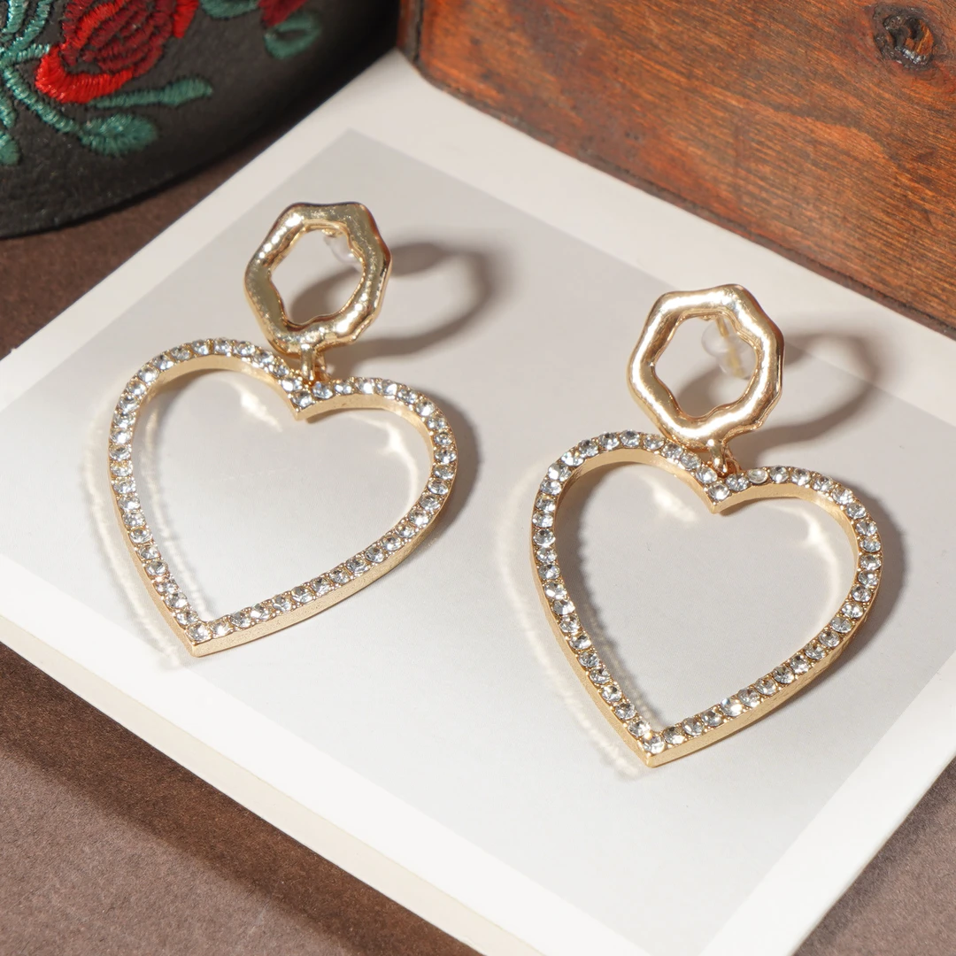 铜合金耳饰 爱心耳环女个性年新款轻奢精致气质耳饰时尚耳钉N1214