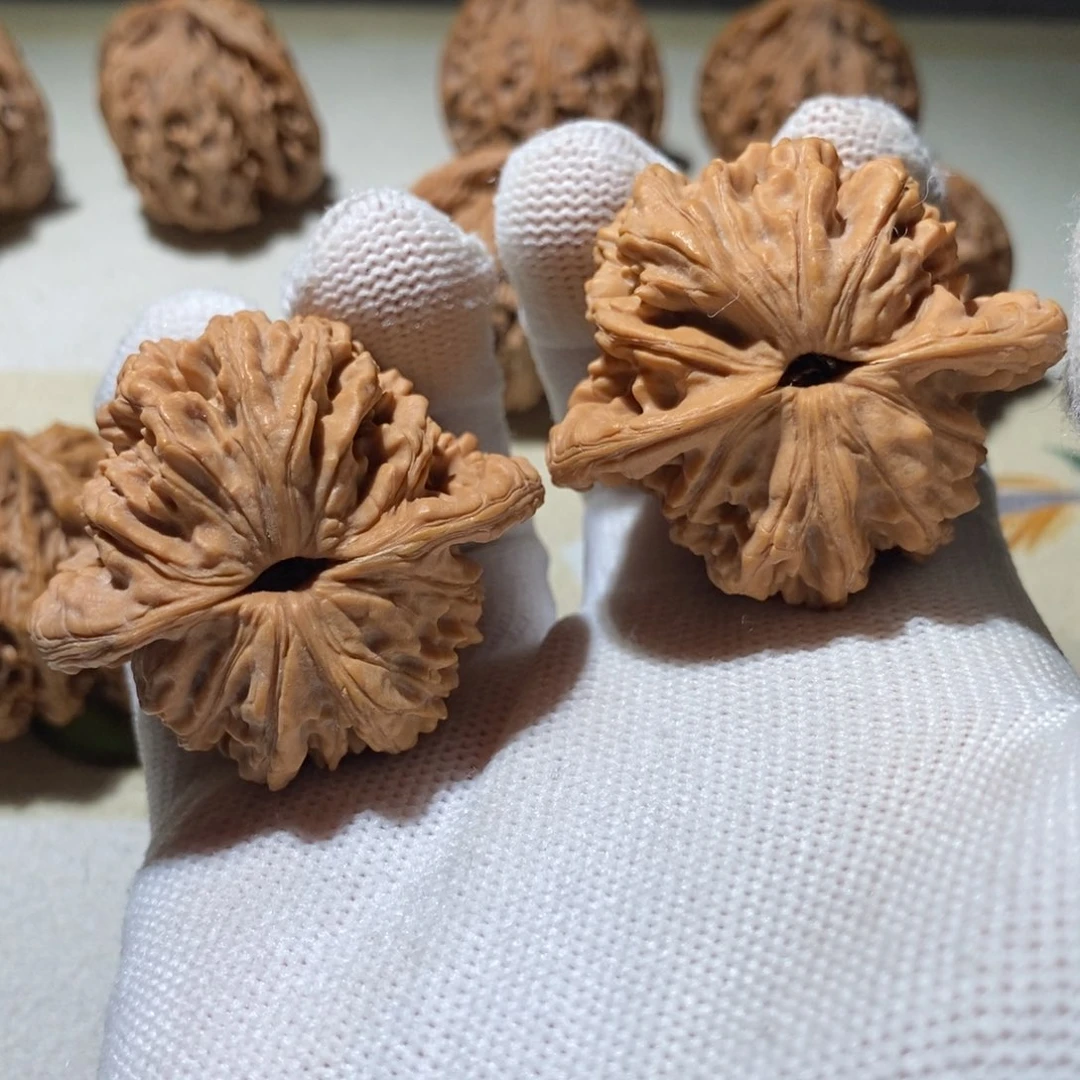 文玩核桃把件A*甘平谷虎头45