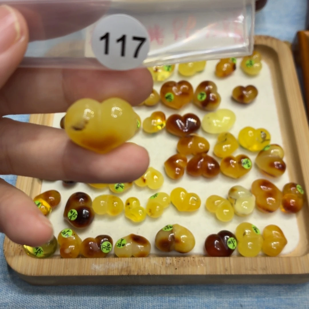 琥珀未镶嵌珠宝奇石