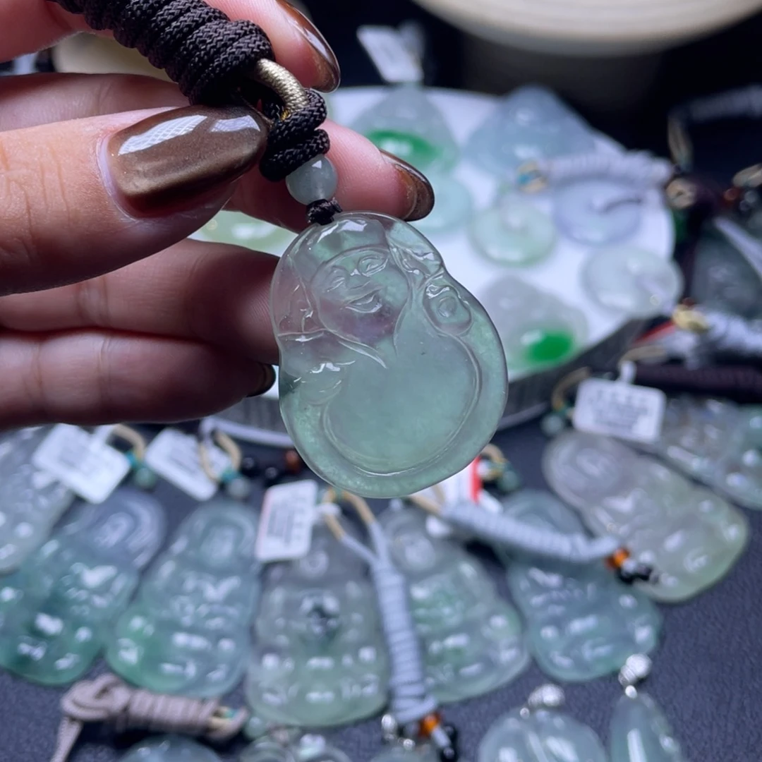 颈饰未镶嵌翡翠