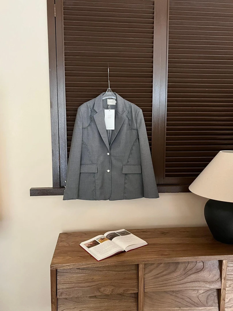 【赵小小yimao】25375 蕾丝拼接休闲灰色西装学院风宽松西服外套