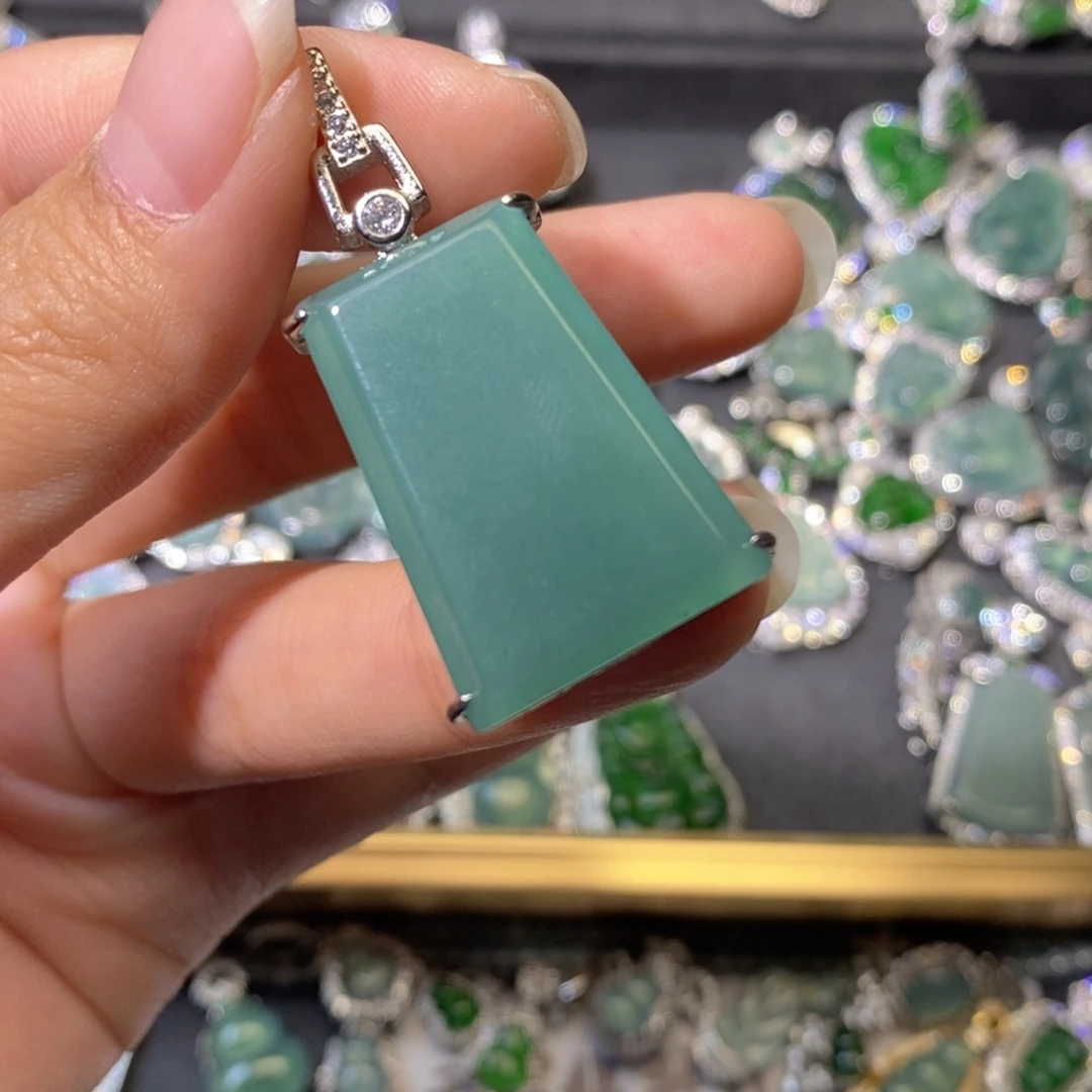 翡翠未镶嵌颈饰天然