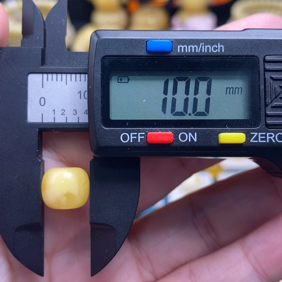 蜜蜡未镶嵌珠宝奇石