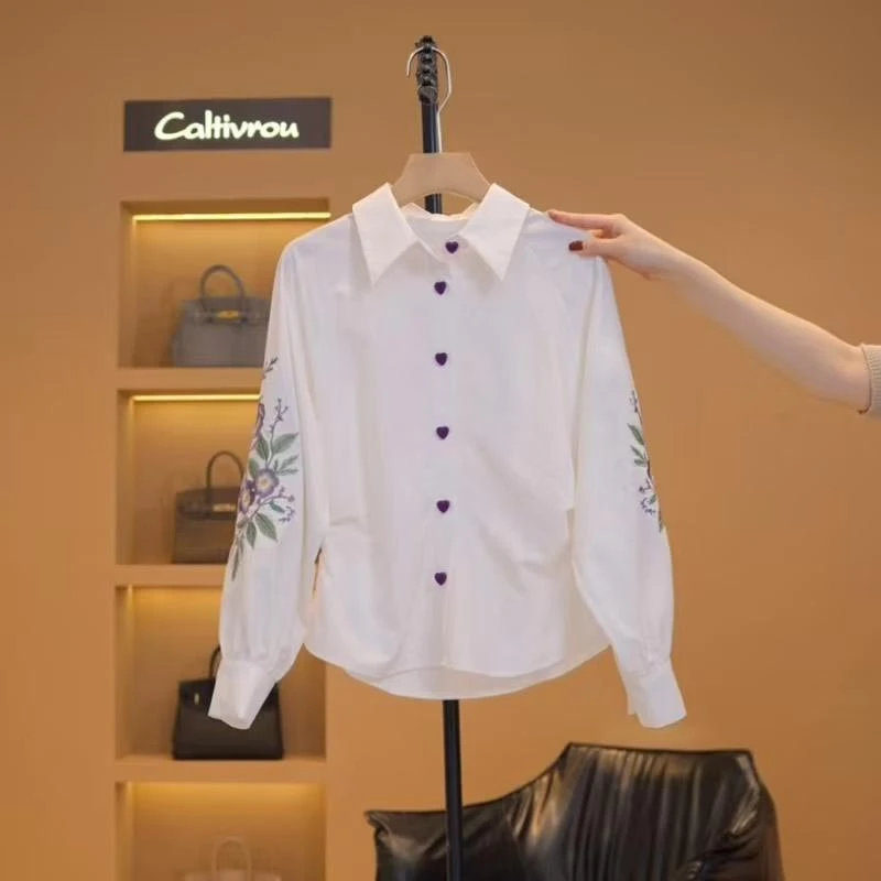 2025春秋新款韩式重工刺绣衬衫女装简约百搭设计感打底衫白色衬衣