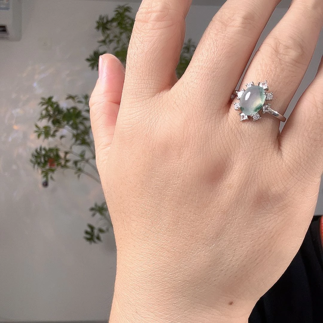 翡翠戒指未镶嵌飘花