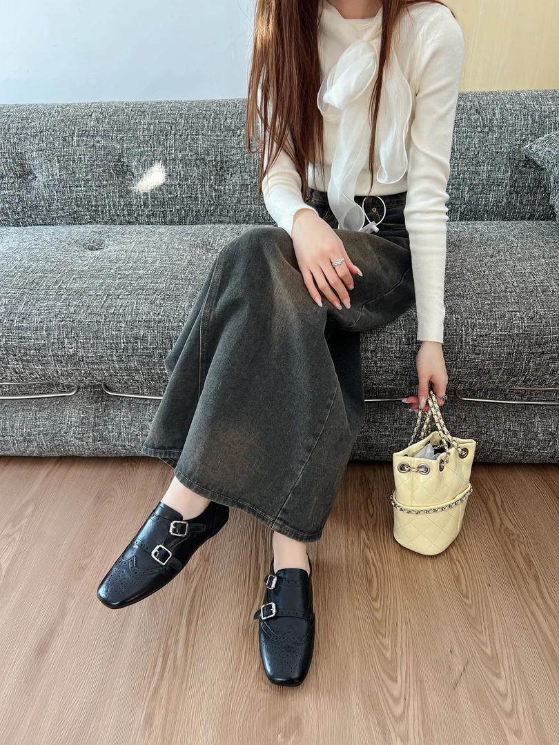 「姚姚严选」2026新款时尚百搭巴洛克雕花浅口方头单鞋S2613-2