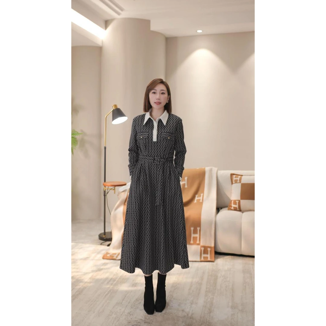 泡泡袖条纹V领连衣裙女2024新款中长裙收腰裙子HX066-395