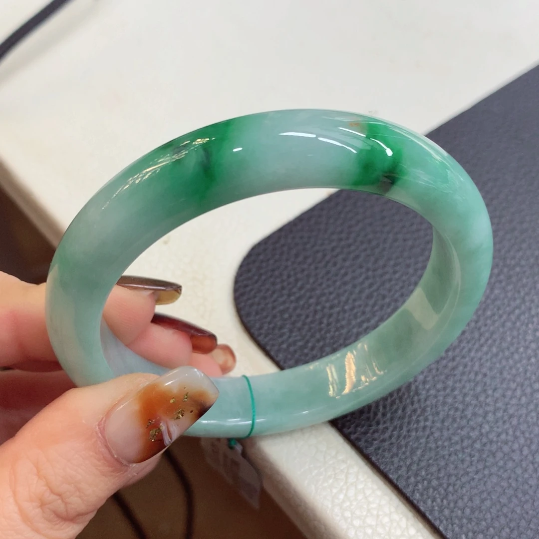 未镶嵌手镯翡翠缅甸