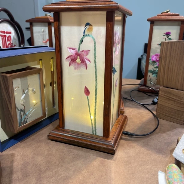 纯手工刺绣工艺品