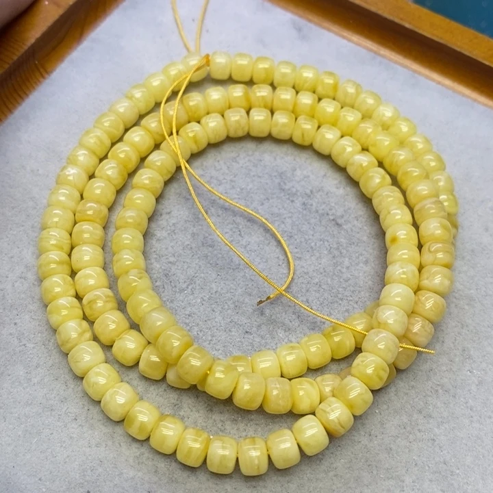 蜜蜡裸石未镶嵌串