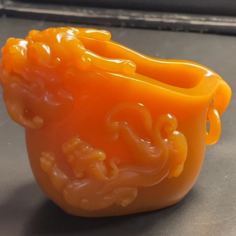 《双杏轩玉雕》缅黄精雕防古摆件