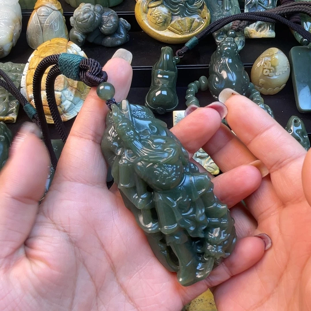 云***刀透闪石质玉未镶嵌手链