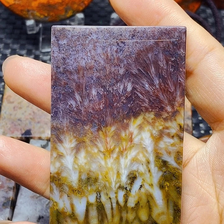 玛瑙/玉髓颈饰未镶嵌明**月