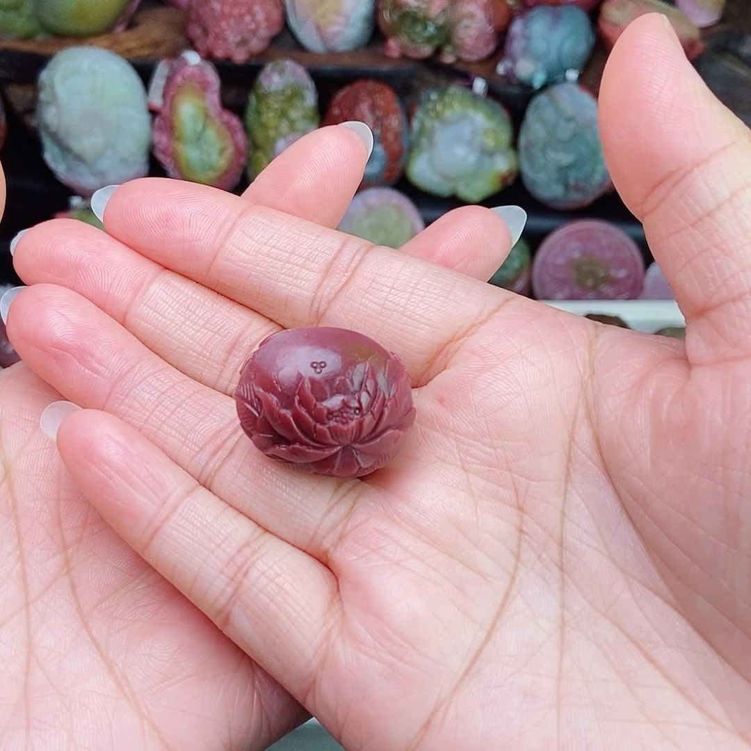 未镶嵌石英质玉（盐源）珠宝半成品