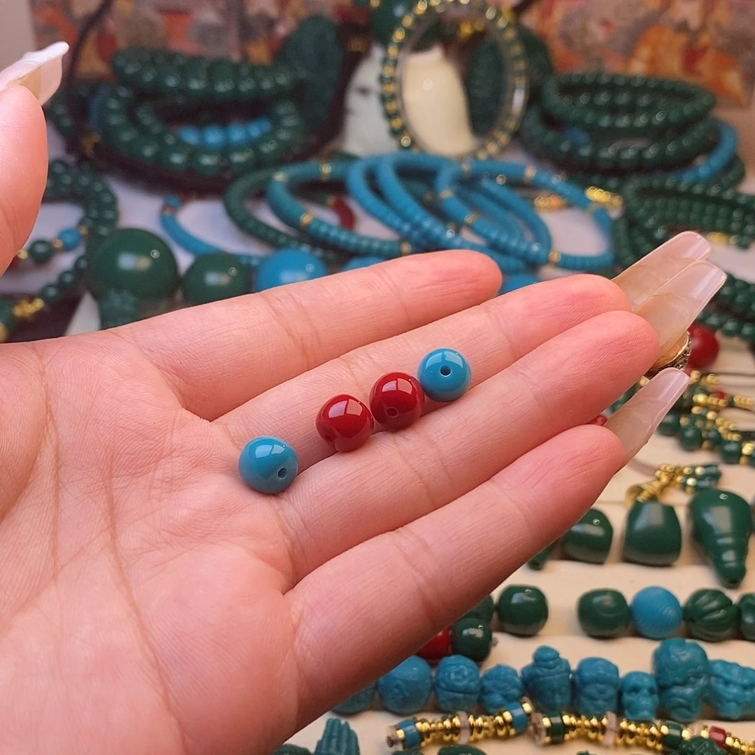 颈饰琉璃阿*卡8老型两颗红色两颗蓝色