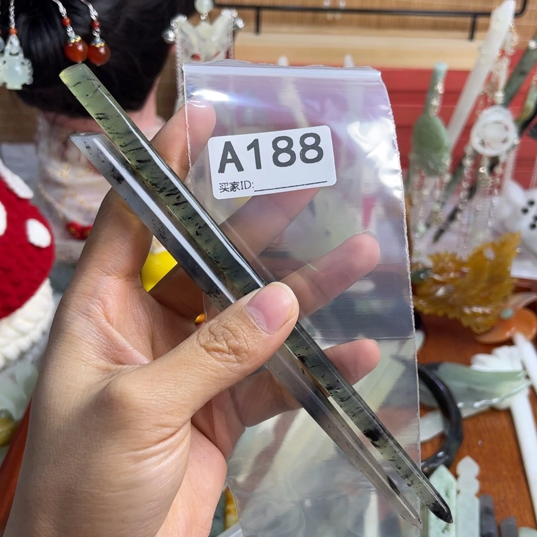 蛇纹石玉发饰未镶嵌听****?