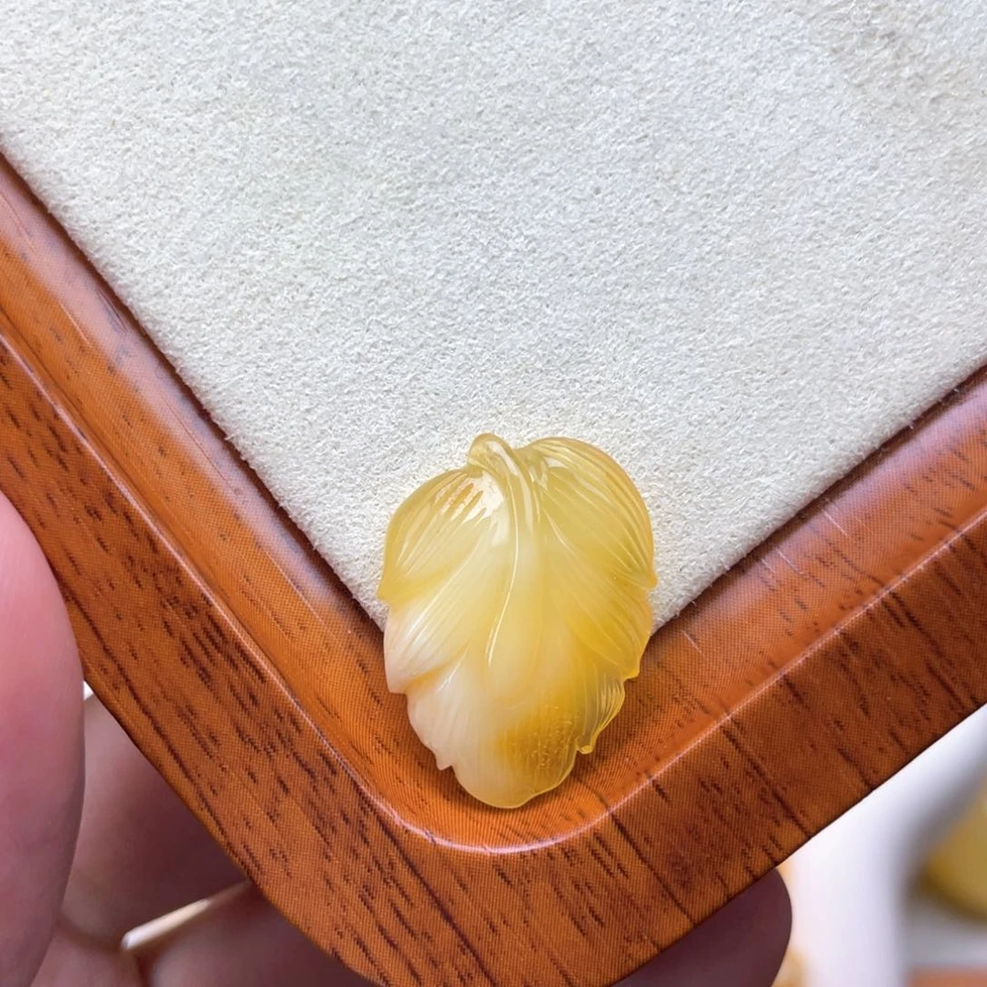 琥珀裸石未镶嵌蜜蜡