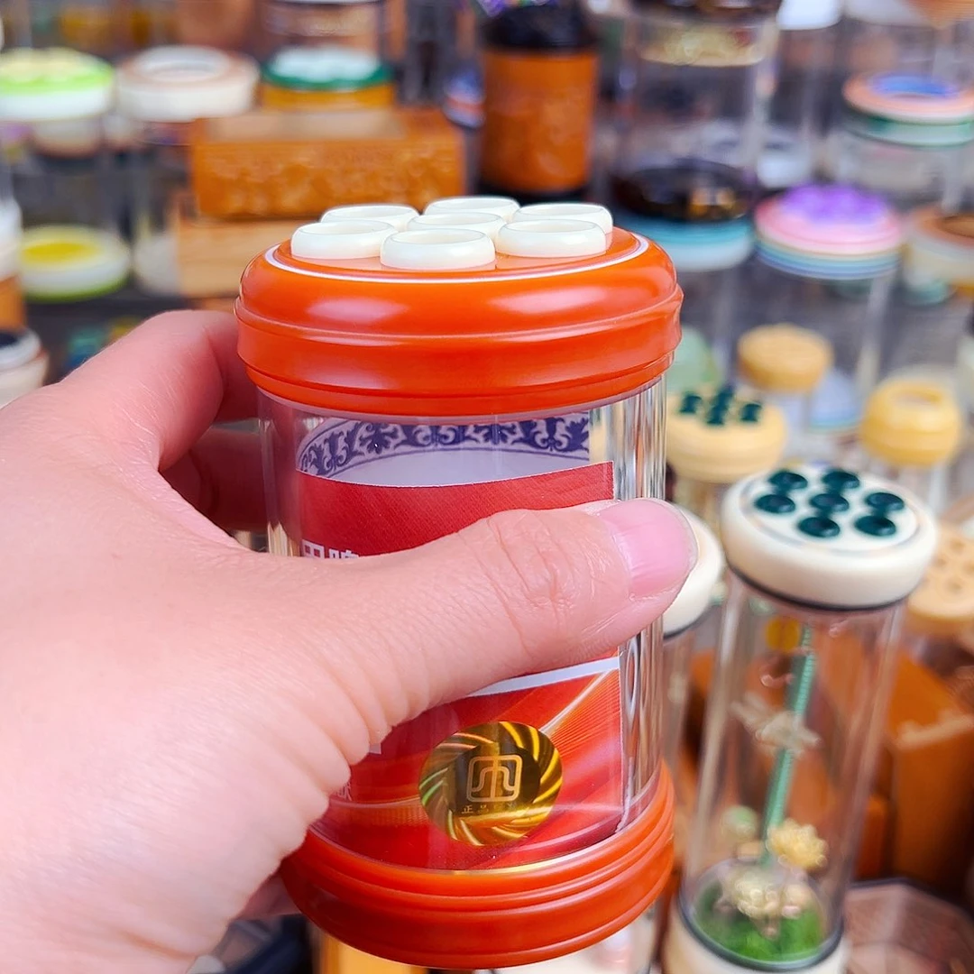 木小田电胶木蝈蝈罐一个