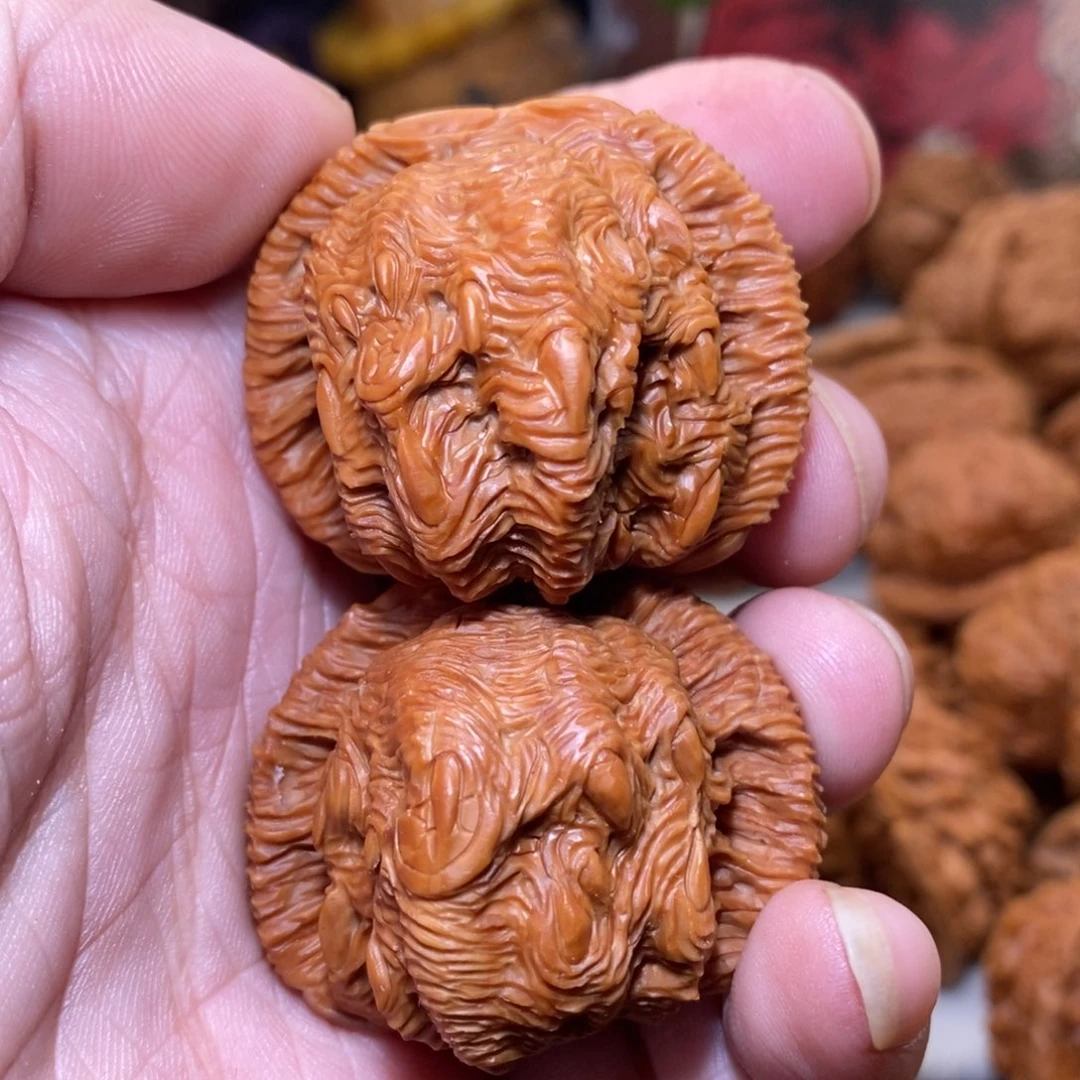 文玩核桃把件白狮子吞噬纯手工雕刻