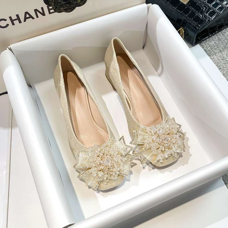 【万达撤柜】低跟法式气质单鞋女春秋新款方头浅口粗跟水钻配裙子